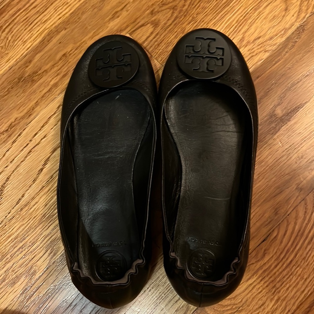 black tory burch flats - great condition
